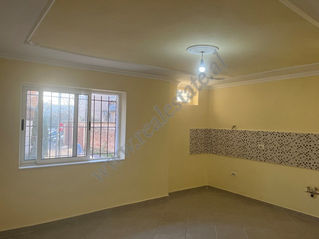 Apartament 1+1 per shitje ne zonen e Porcelanit ne Tirane